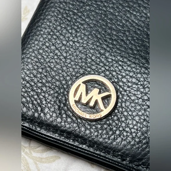 Michael Kors Black Leather Wallet Passport Holder Minimalist Quiet Luxury Travel - Picture 3 of 10